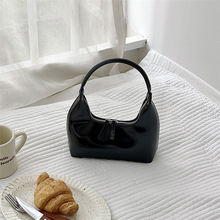 2024 New Trendy and Stylish Simple New Large Capacity Shoulder Commuting Versatile Tote Cross border Women's Underarm Bag