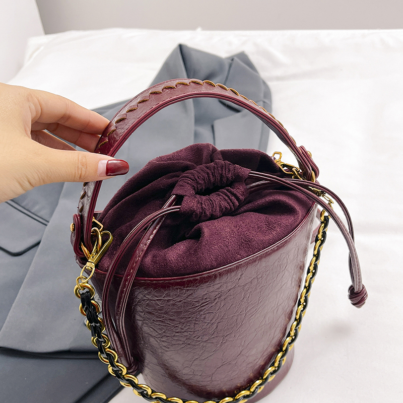 New MOODS Retro Women s Bucket leisure trend Crossbody Bag Oil Wax Leather IN Chain Shoulder Bag Designer Wallet and Handbag