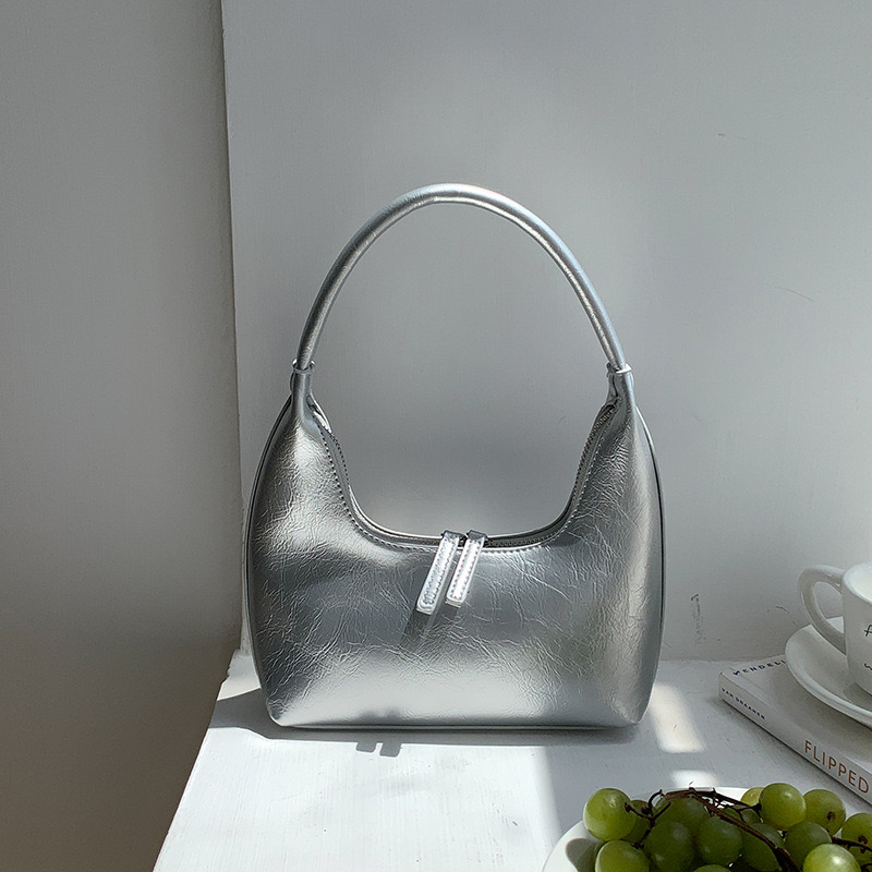 2024 New Trendy and Stylish Simple New Large Capacity Shoulder Commuting Versatile Tote Cross border Women's Underarm Bag