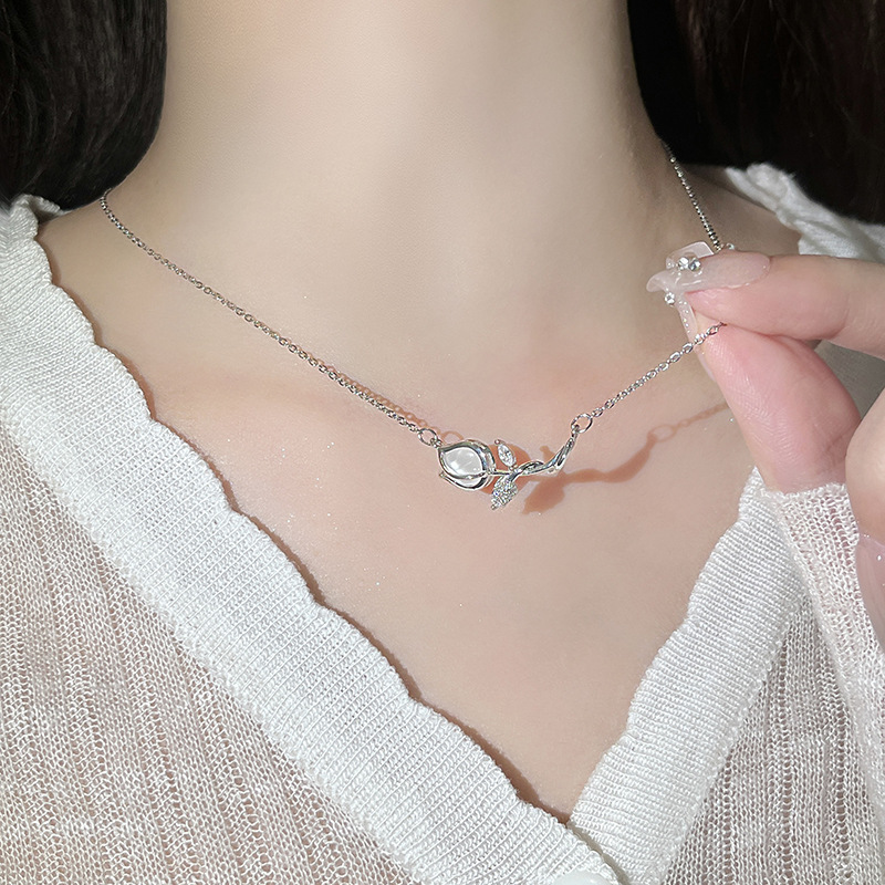 Unique Floral Tulip Charm Necklace for Women - Sleek Stainless Steel Pendant with Trendy Design for Daily Wear