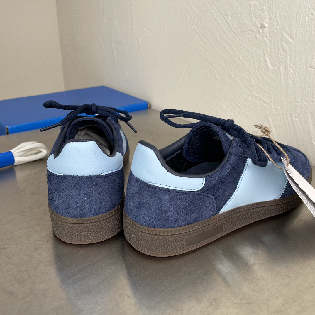 Handball shoes sneakers Indoor bad bunny trainers women men Preloved Red Leopard Cloud White Core black Earth Strata Gum navy Silver Metallic pink #7k