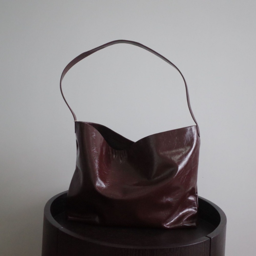 Casual Solid Leather Texture Simple Bucket Korea All-Match Office Large Capacity Crossbody Bags Exposure Dermis Cowhide Shoulder Patent Leather BagVoy