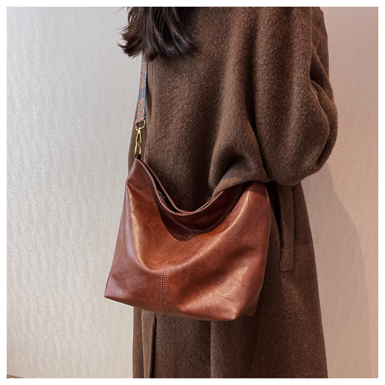 DHwanglijia Chic Large-Capacity designer bag Shoulder Bag Bold Geometric Strap - Stylish Retro Crossbody Essential for Fashion-Forward Girls