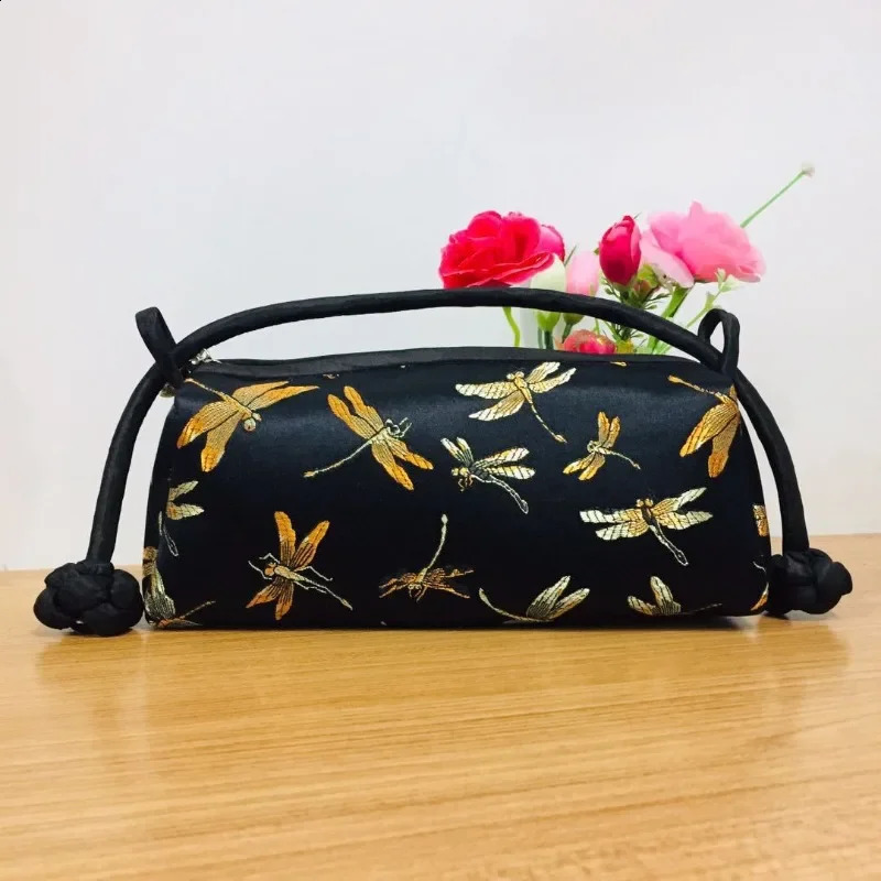 Fashionable Chinese style silk bag womens handbag Japanese handmade embroidery handbag cheongsam womens role-playing bag clutch241127wwbj