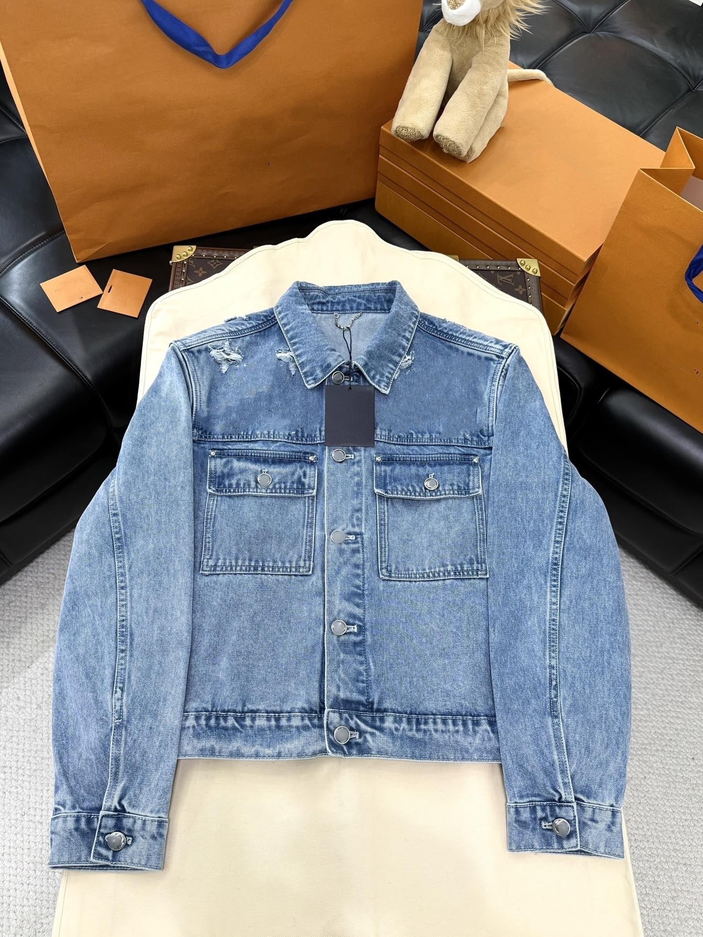 Men's jacket men's designer jacket retro classic style washed fabric early spring dog series cloud denim jacket men's jogging pants 6888