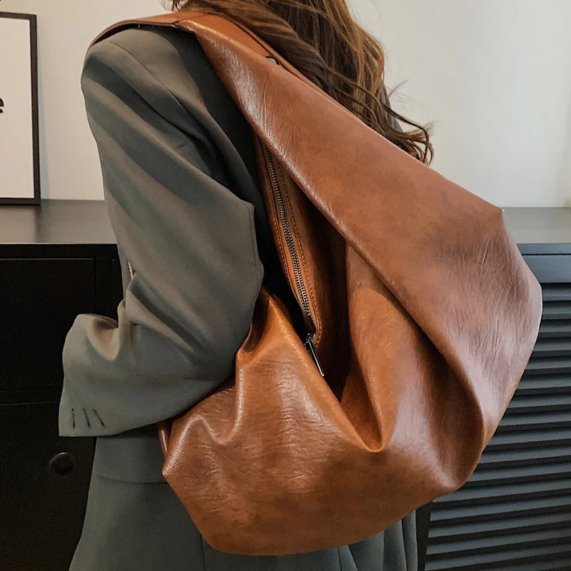 Big brown womens handbag large homeless shopping bag Roomy handbag high-quality soft leather shoulder bag womens travel portable bag241127bj