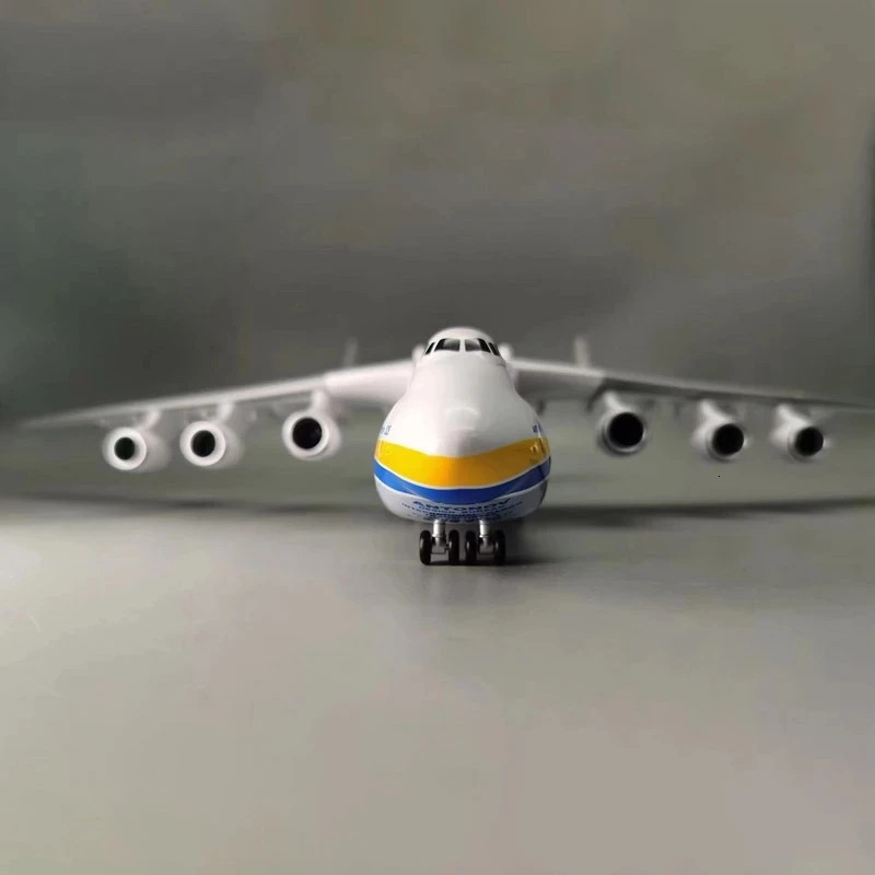 42CM 1200 Scale For Antonov AN225 Mriya Transport Aircraft Simulation Airplane Resin Plastic Replica Model Toy Collection 241127