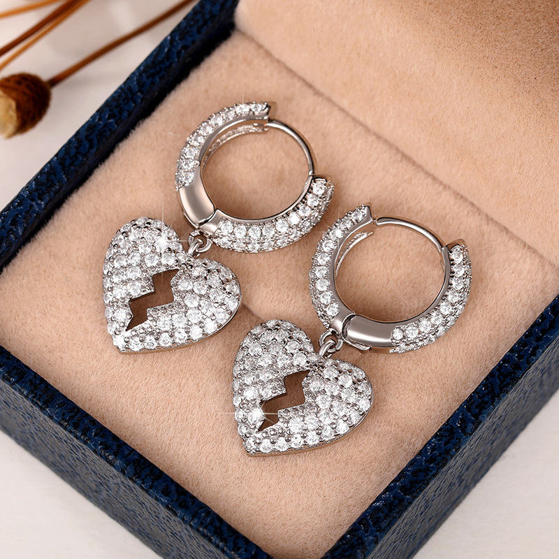 2024 Hip Hop Dangle Earrings Jewelry Gold Fill Full Pave White 5A Cubic Zircon CZ Dia Gemstones Party Women DIY Heartbreak Earring For Men Gift