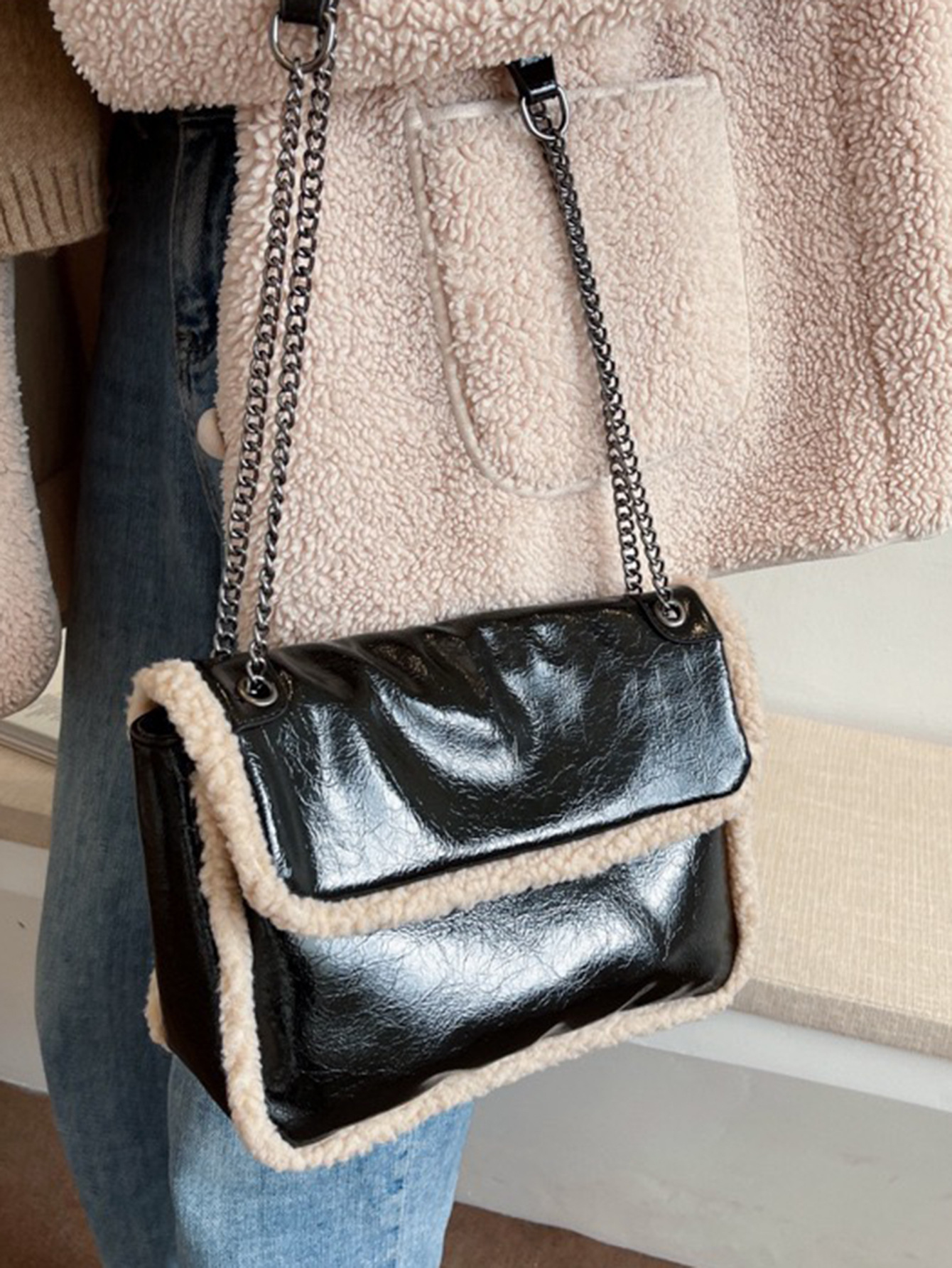 Free Delivery 2025S Designer Chain Crossbody | Tote Bag Lambskin With Patent Leather & High Quality PU Handbag Shoulder Women Crossbody Bag Designer B