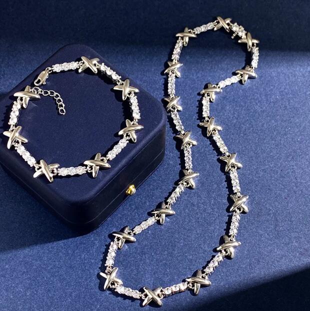 925 Sterling Silver Plated Gold Necklace Hugs Kisses X Cross Thirty Stone Diamond Bracelets for Women Classic Luxury Fashion Brand Party Fine Jewelry