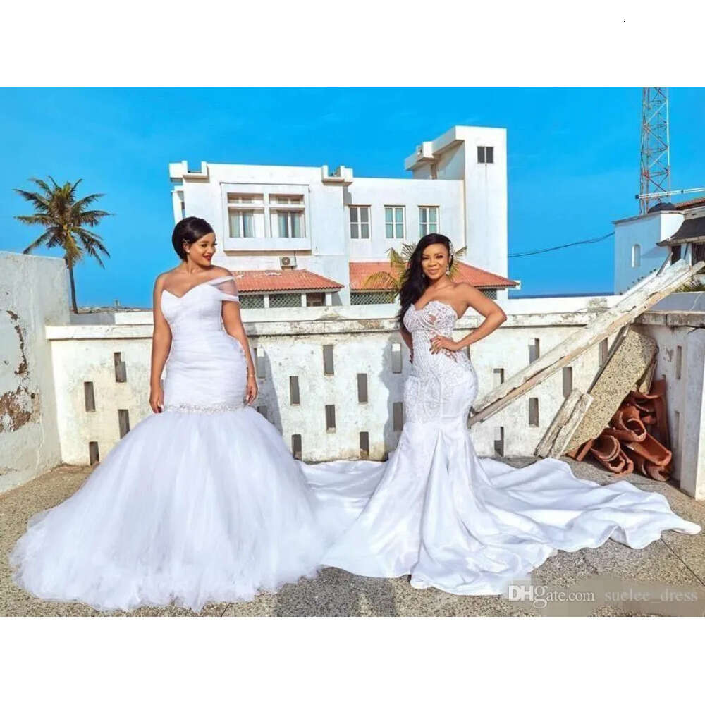 Wedding Dresses Mermaid Beaded Lace Applique Satin Detachable Chapel Train Sweetheart Neckline Illusion Plus Size Bridal Gown