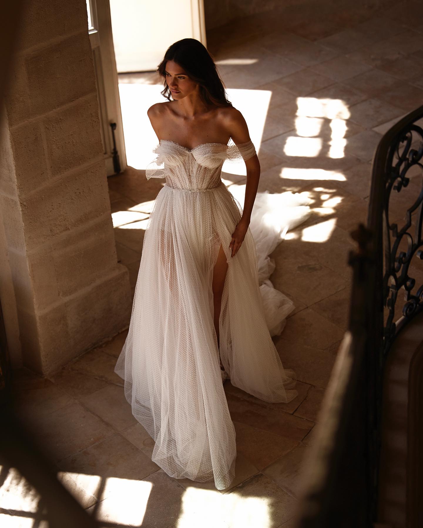 Milla Nova A Line Dress Off Shoulder Lacefull Country Wedding Dresses Backless Thigh Split Vestidos De Novia Sweep Train Designer Bridal Gowns 0515