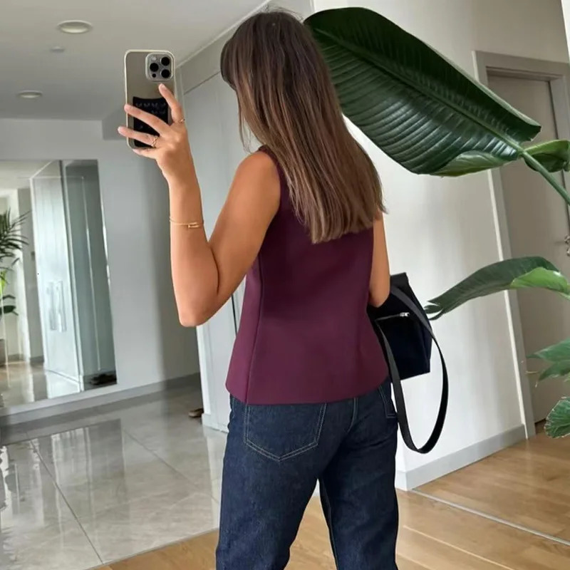 HXAO 2024 Woman Burgundy Knit Vest Womens Fall Crop Sleeveless Waistcoat Bustier V Neck Sweaters Knitwear Cardigan 241121