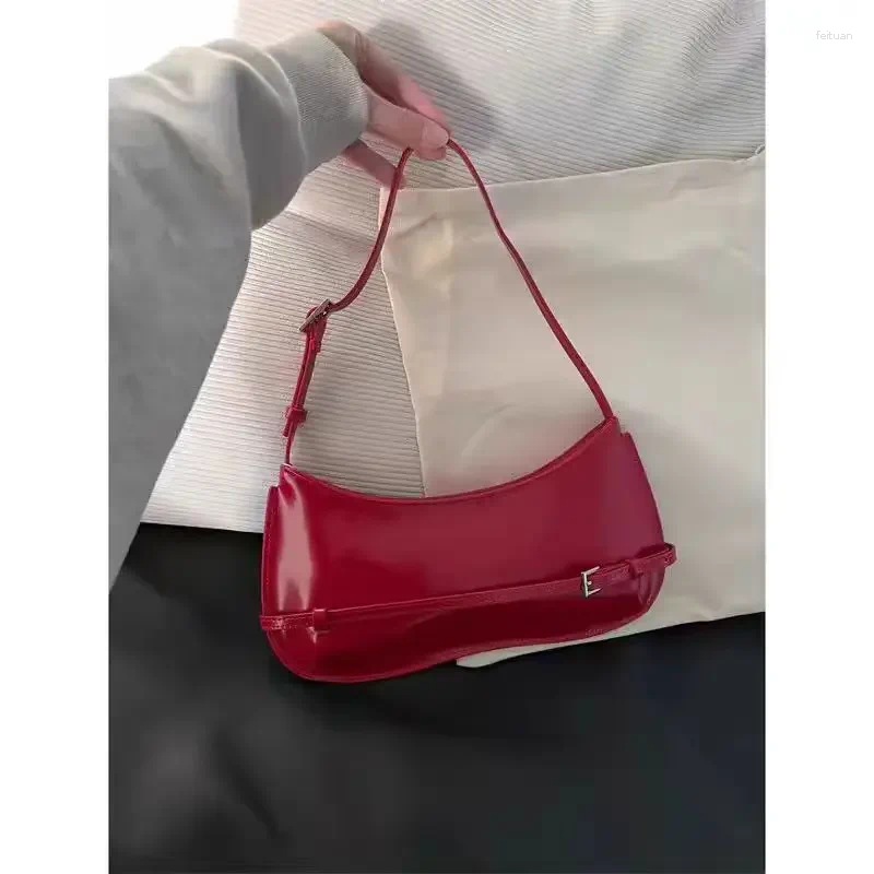 Purses: Chic hot Women's Designer Tote Bags - Minimalist Leather Underarm Baguette Handbag, Vintage Elegant Evening Shoulder Bag for