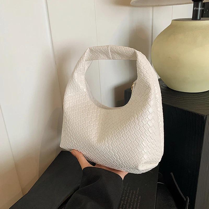Free Shipping Totes Fashion Woven Women Handbag Large Capacity Soft Leather Underarm Bag Female Casual Shoulder Bags Commute Travel Big