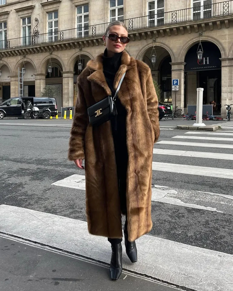 Womens thick brown faux fur long coat fashionable wool warm long trench coat winter fluffy plush 2024 Street coat 241128