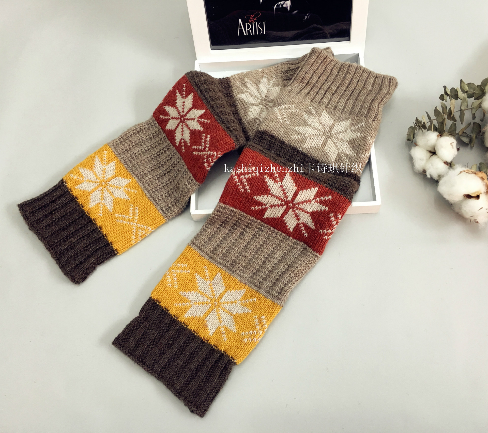 Autumn and Winter Forest Women's Warm Wool Socks Women's Leg Socks Boots Socks Color blocked Maple Leaf Pile Socks, Manufacturer Wholesale