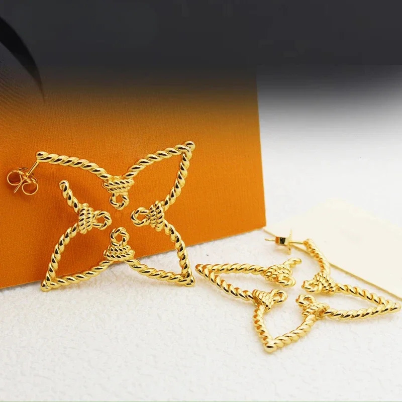 TUES Retro Twisted Floral Hollow Ear Loops Earrings For Women Fashion Jewelry Party Christmas Gift 241128