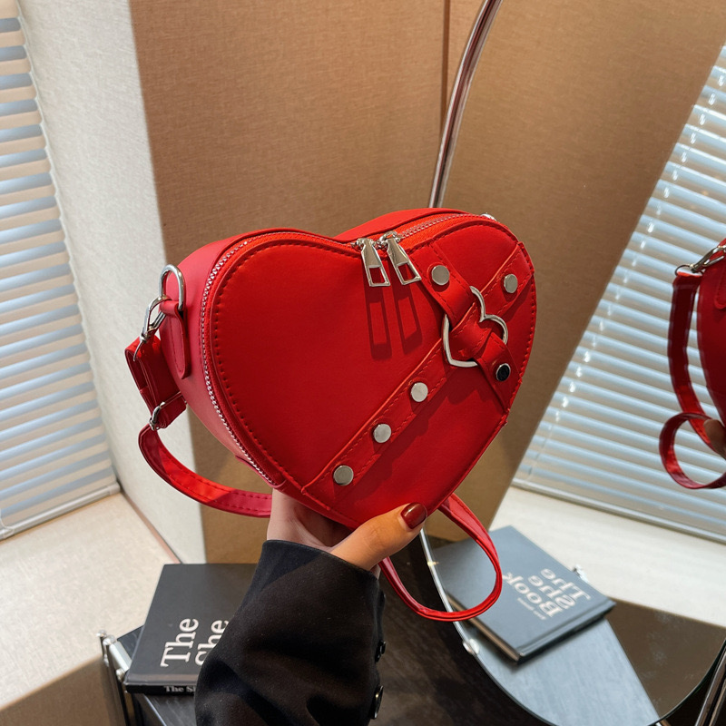 2025 new Women Heart Crossbody Bags PU Leather Simple Satchel Solid Color Adjustable Strap Female Outdoor Bag zhanyishengli