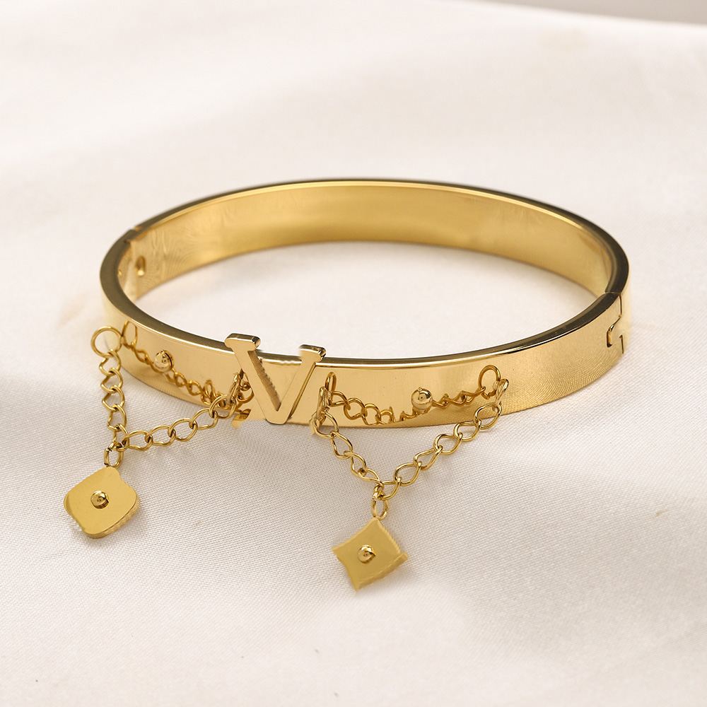 Designer Bangles Bangle Luxury Charm Bracelets Women Pendant Jewelry 18K Gold Plated Stainless steel Bracelet Wristband Cuff Fashion Accessories