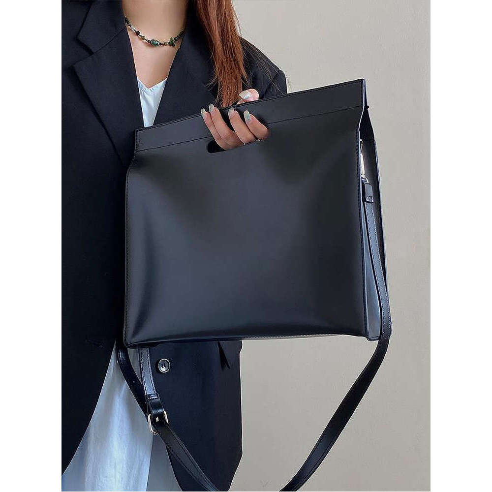 Black PU Leather Messenger Bags for Women Commute Large Capacity Handbags Casual Business Laptop Bag Simple Briefcase Totes