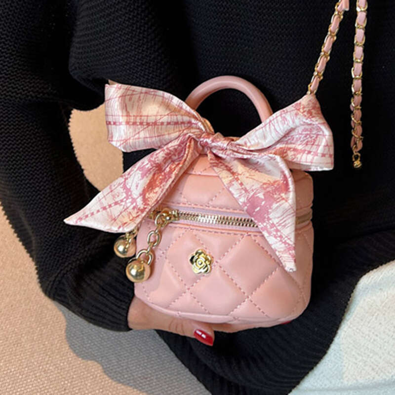 This Year's Popular New Autumn And Winter Hand-Held Dia Grid Chain Crossbody Fashionable Quality Classic B2