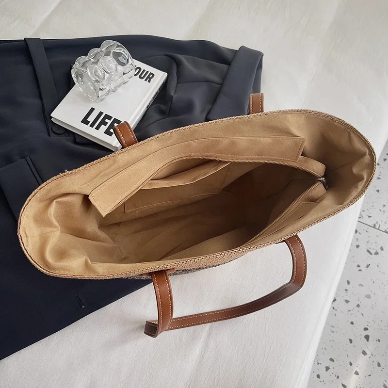 trend New Large Capacity Casual Straw Shoulder Patch High Quality Sewing Thread leisure Zipper Beach Party Designer Handbag Trendy Shoulder Bag