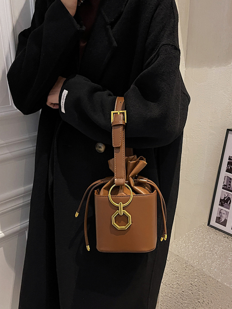 New retro PU leather trend mini crossbody bag for women s autumn fashion leisure commuting handbag new solid color designer women s square bag