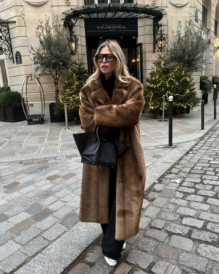 Womens thick brown faux fur long coat fashionable wool warm long trench coat winter fluffy plush 2024 Street coat 241128