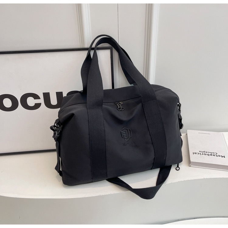 Outdoor large capacity multifunctional travel new New versatile lightweight crossbody bag, men's women's casual sports and fiess bag