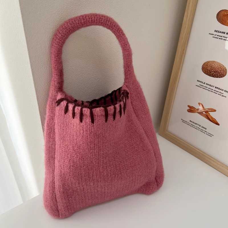 Fashionable small shoulder bag, Korean ins knitted yarn handbag, 2024 autumn and winter new woolen woven handbag