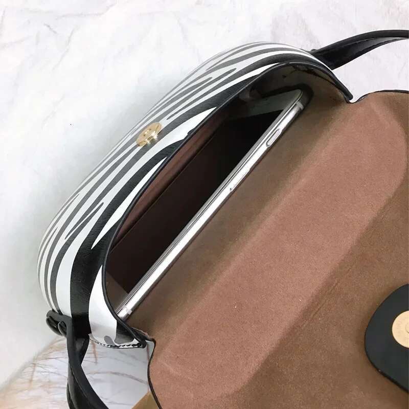 Women Messenger High Quality PU Leather Shiny Shoulder Fashion Hard Flip Buckle Mobile Phone Bag Outing Coin Purse