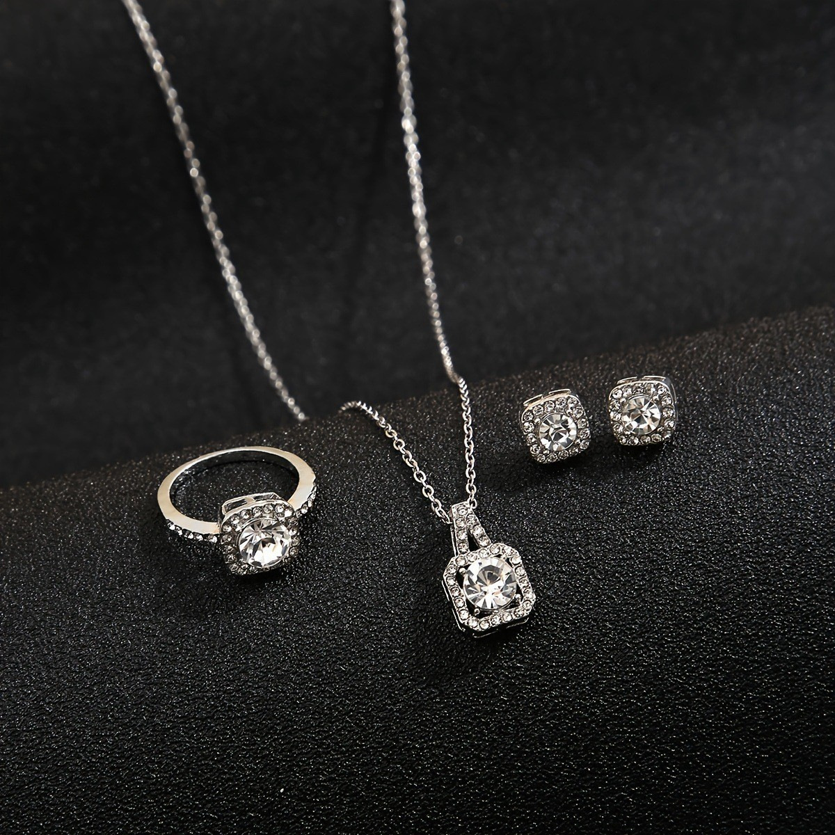 Europe and the United States cross-border hot fashion high-class sense of full of diamond ring earrings necklace jewellery set three-piece set
