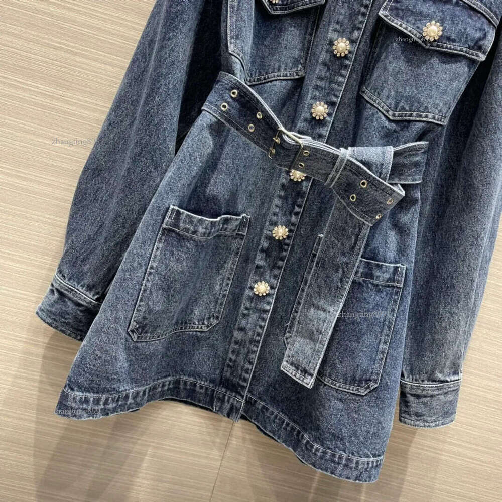 2024 Washed Blue Denim Women Jacket Designer Flowers Buttons Pockets Long Women's Coat Autumn New Tooling jackets 81830