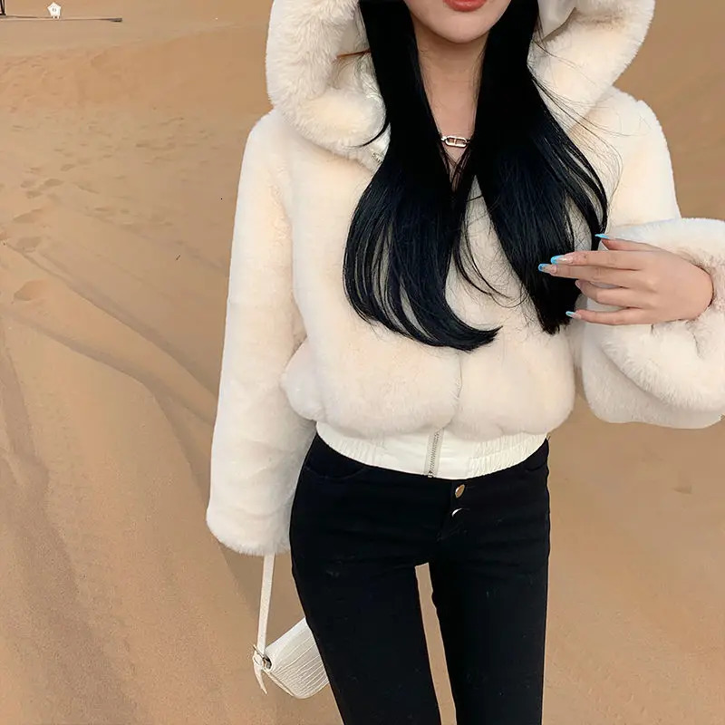 High Quality Furry Cropped Faux Fur Coats and Jacket Fluffy Top Coat with Hooded Winter manteau femme 241121Z