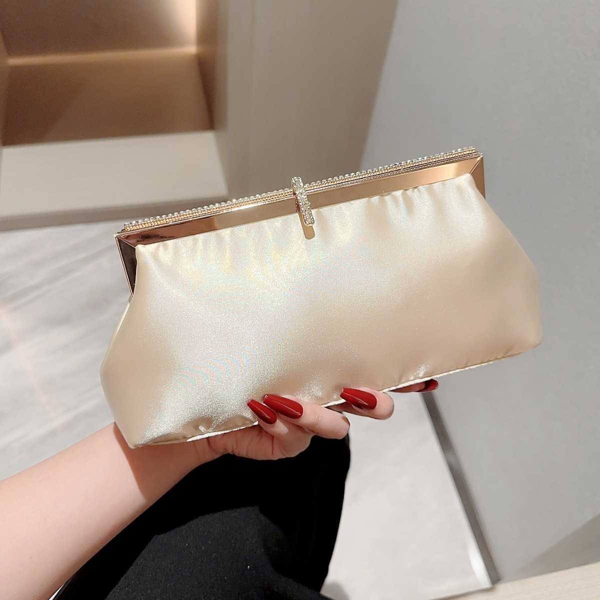 New satin banquet bag, fish hook women's bag, hand-held bag, socialite banquet bag, cheongsam bag, evening dress bag, diamond studded dress bag 2