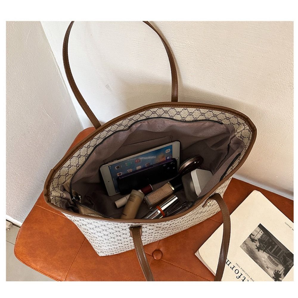 New Fashion Women s Handbag Classic Design Single Shoulder trend Large Capacity Handbag Designer Women s Casual Commuter Bag leisure Trendy Handbag