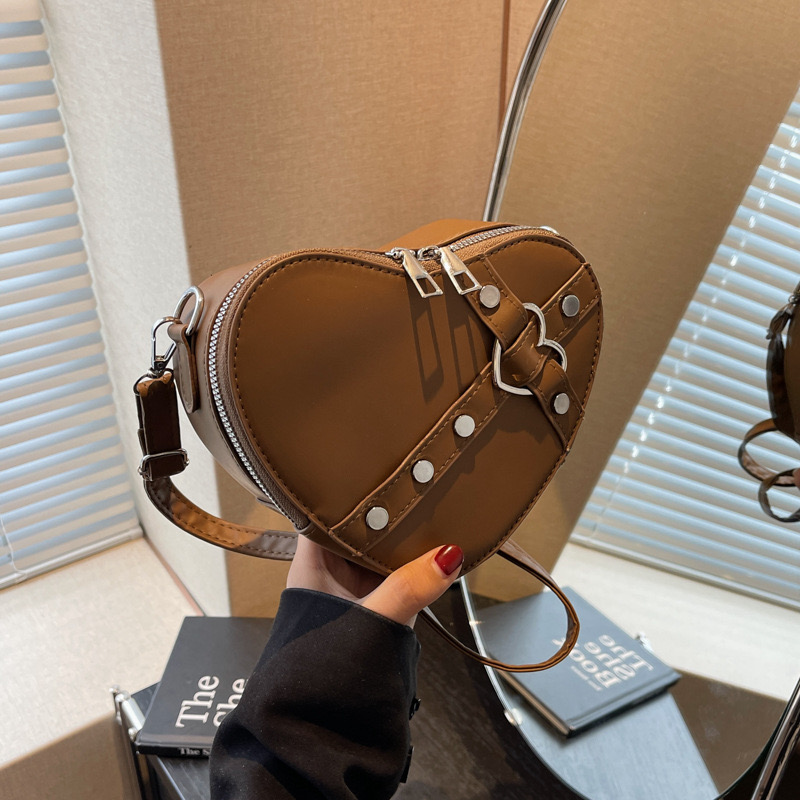 2025 new Women Heart Crossbody Bags PU Leather Simple Satchel Solid Color Adjustable Strap Female Outdoor Bag zhanyishengli