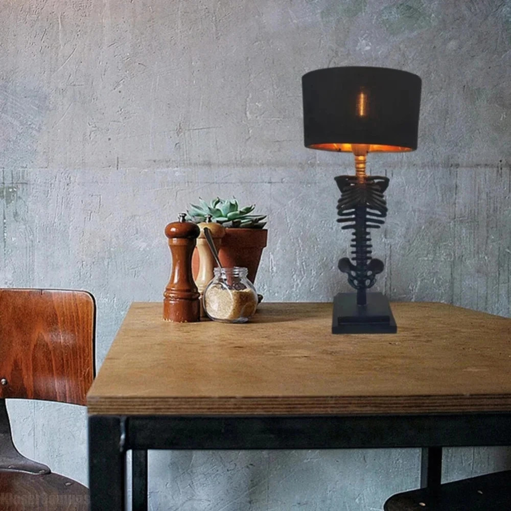Skeleton Table Lamp Terrifying and Atmospheric Skeleton 3D Statue Room Decoration Party Supplies Night Light Halloween Decoration 241127