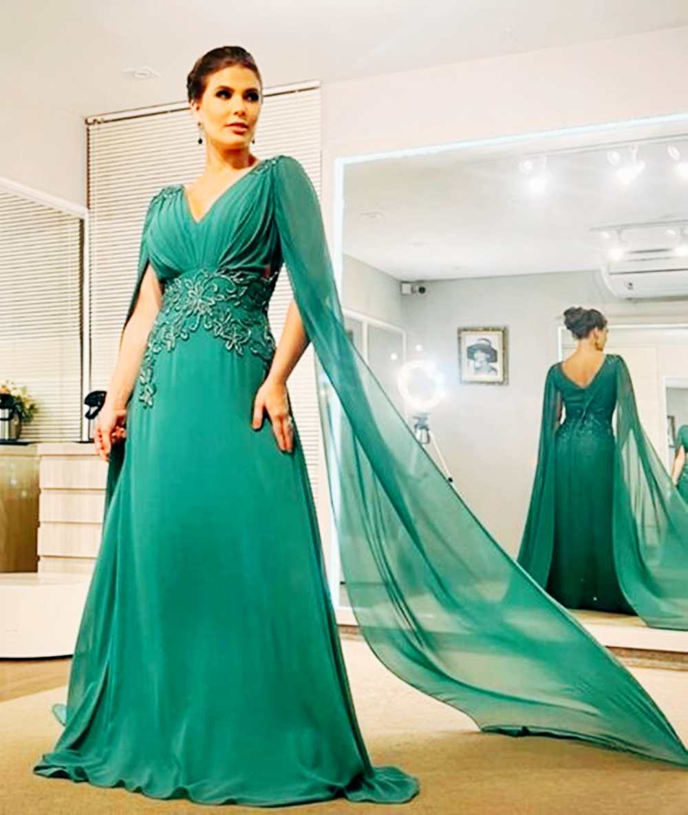 Elegant Hunter Chiffon Mother Of The Bride Dresses With Cape Sleeves V-Neck Long Groom Mom Formal Wear 2025 Wedding Guest Dress