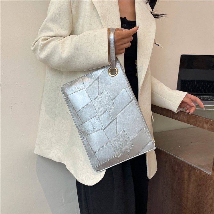 2024 New New Summer Fashionable and Stylish Trendy Women's Personalized Handheld Underarm Small Square Bag