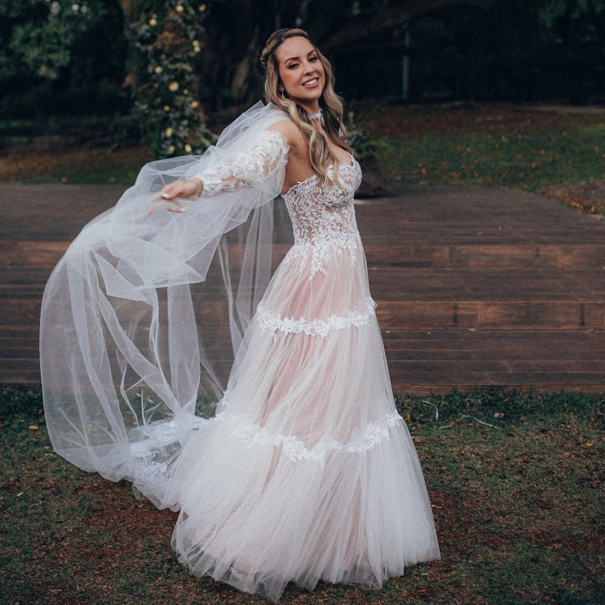 Long Sleeves Wedding Dresses A-line Bridal Gowns Beach Pleats Boho Sweet-heart Bohemian Hippie Lace Tulle Sweep Train