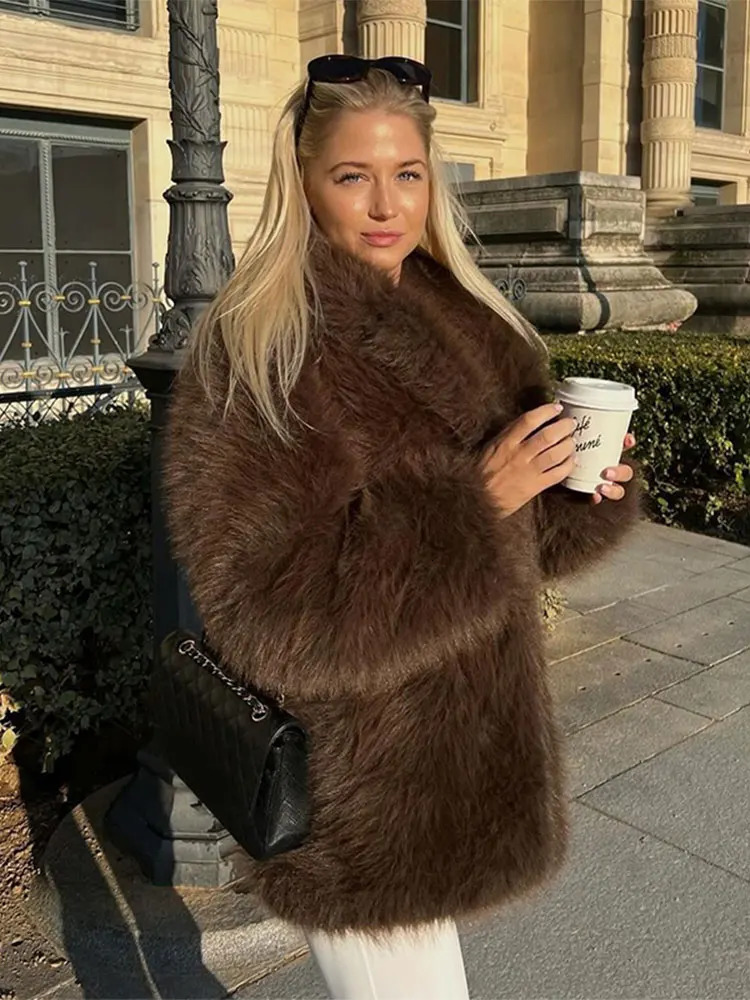 Brown Oversized Stand Collar Faux Fur Coat Fashion Long Sleeve Loose Thicken Jackets 2024 Winter Lady Streetwear 241121Z