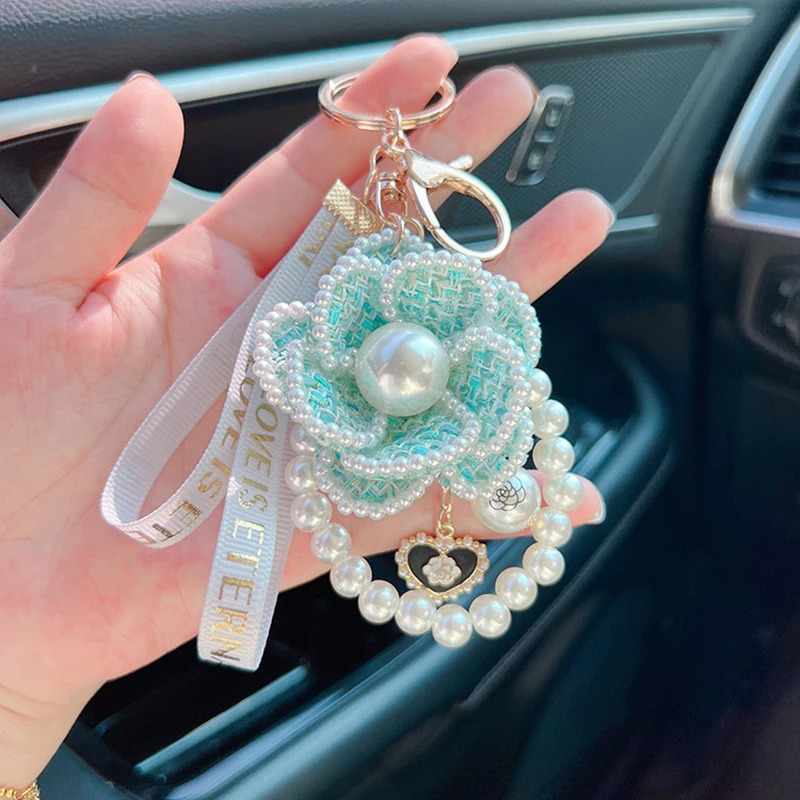 Pearl Chain Camellia Weave Handmade Keychain Car Key Ring Bag Pendant Accessories Keyfob Women Girl Keyring Gift Jewelry 241125