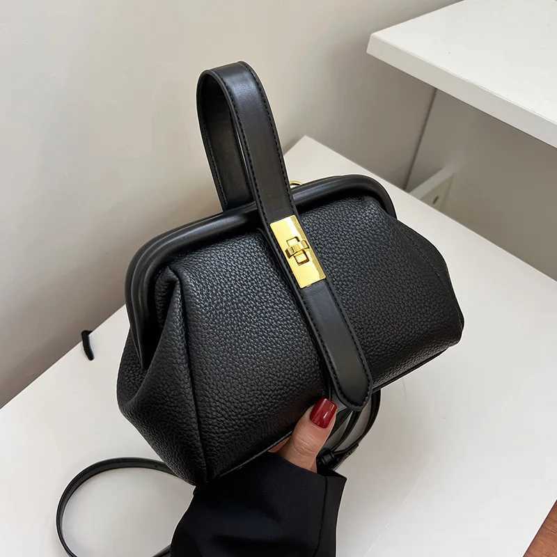 Womens Bags New Trend Handbags Quty Retro Designer Luxury Crossbody Bags Female Shopping Totes Shoulder Free ShippingC250311