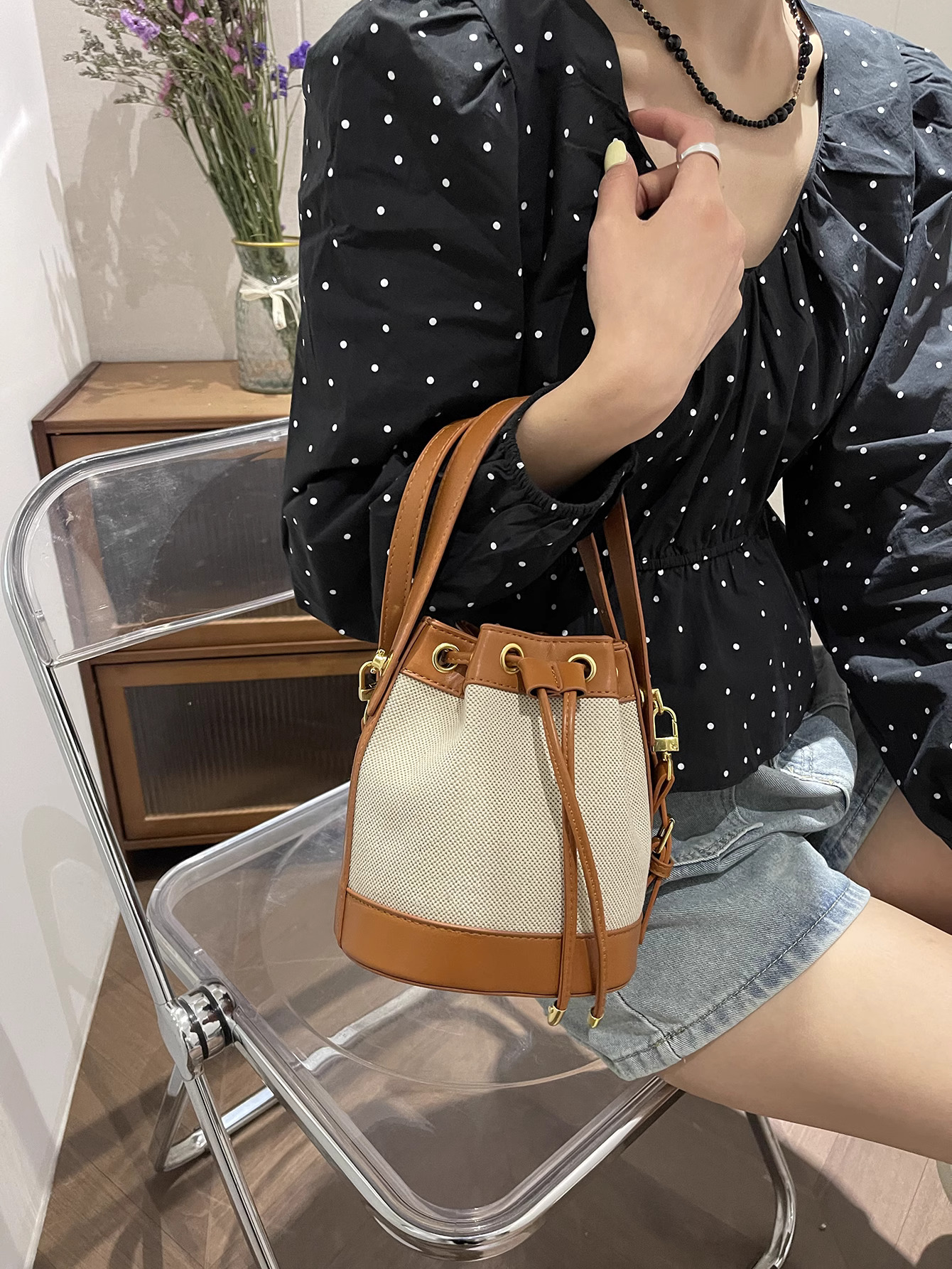 Fashionable stylish small female 2025S designer new bucket crossbody handbag high-end and niche bag commuting shoulder bag