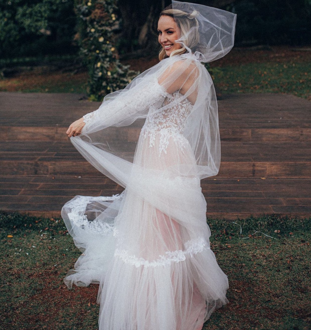 Long Sleeves Wedding Dresses A-line Bridal Gowns Beach Pleats Boho Sweet-heart Bohemian Hippie Lace Tulle Sweep Train