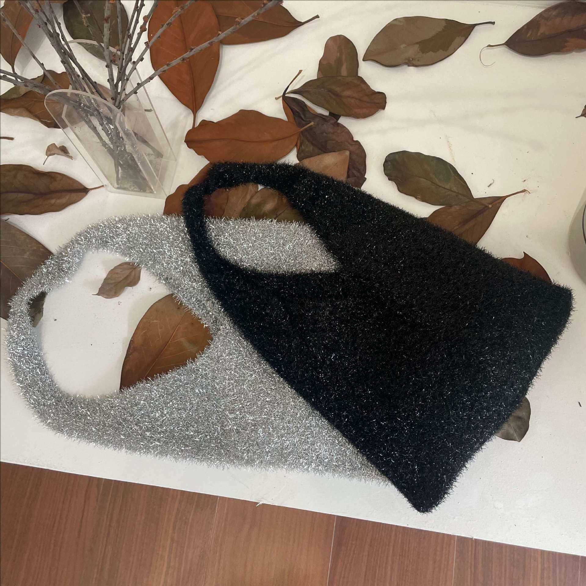 Blingbling Shoulder Bag with Large Capacity Gold Thread Bag Design, Small and Unique Handheld Bag with Magnetic Buckle in 4 Colors