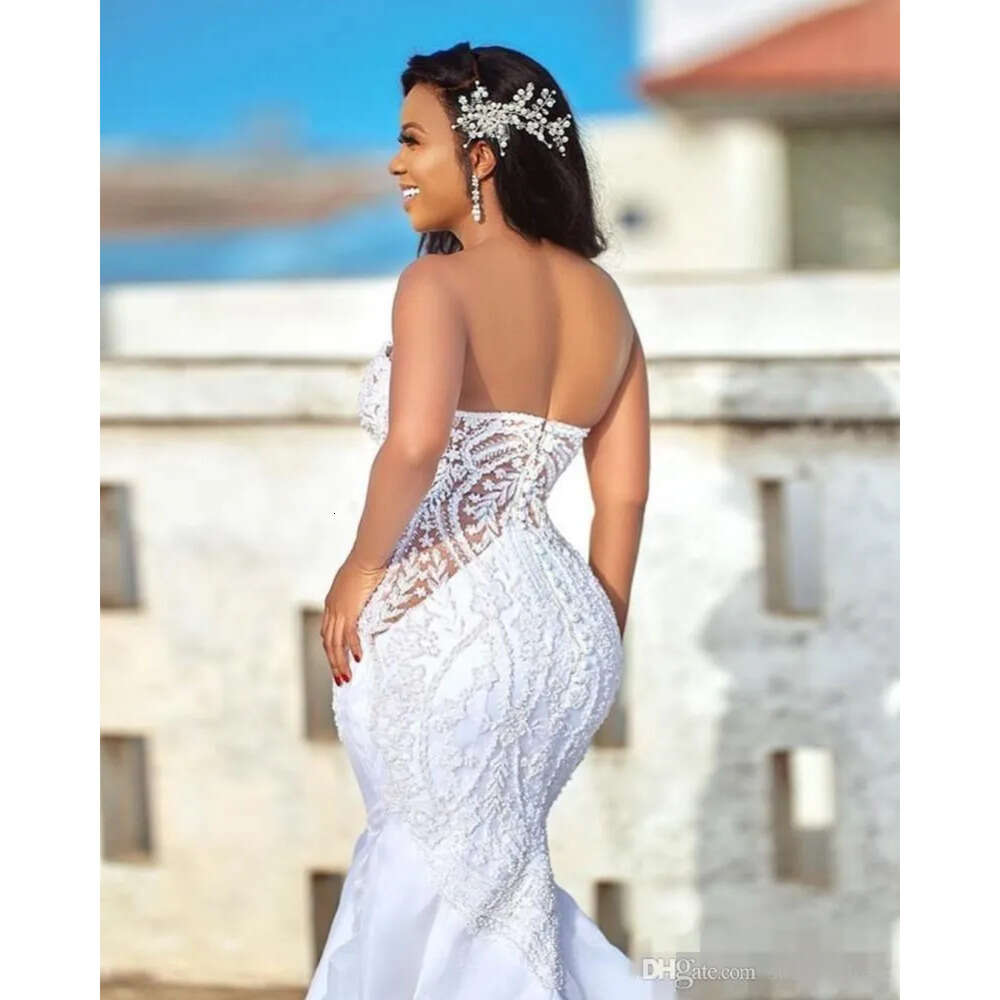 Wedding Dresses Mermaid Beaded Lace Applique Satin Detachable Chapel Train Sweetheart Neckline Illusion Plus Size Bridal Gown