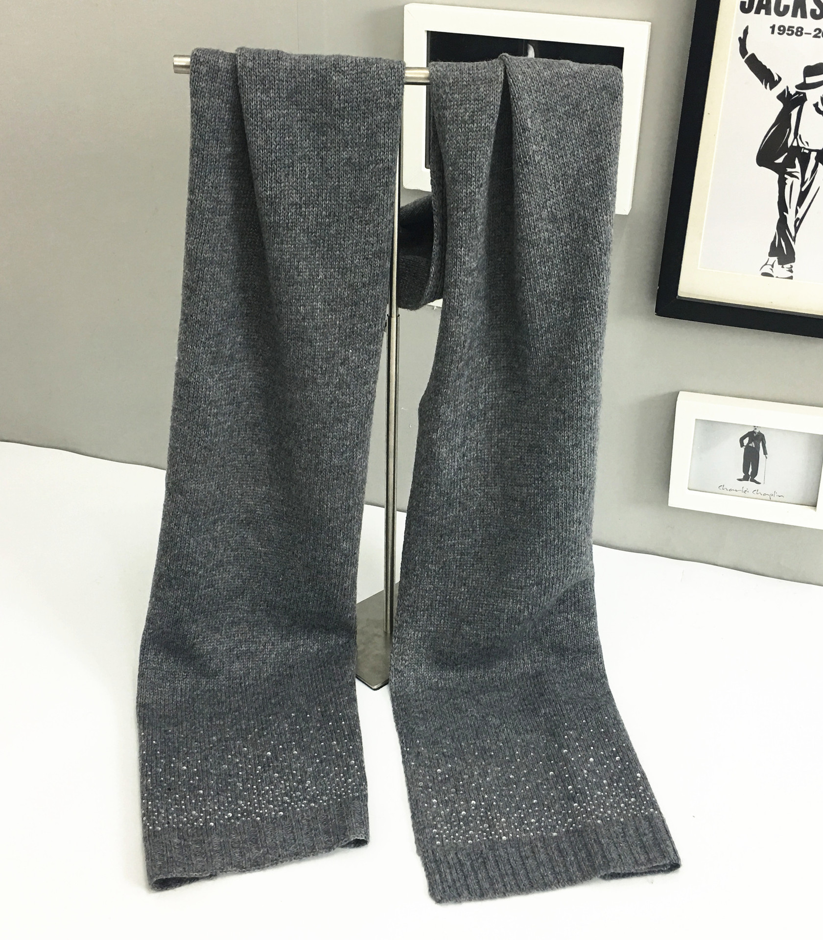 New European and American fashion three piece set with hot drilling for autumn and winter warmth hat scarf glove set factory direct sales